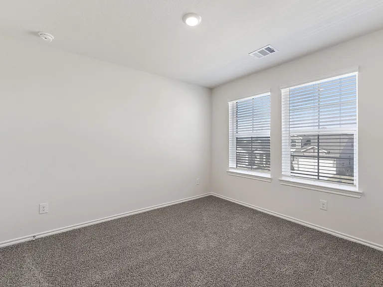 1707 Potomac Ln — Photo 5