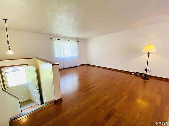 4th image of 1728 Oriole Dr