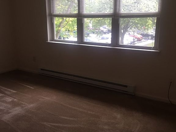 4th image of 1063 Hudson Ave #104