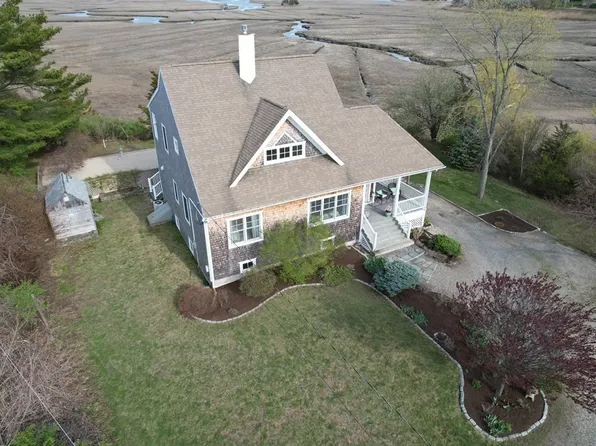 101 Jeffreys Neck Rd, Ipswich, MA 01938