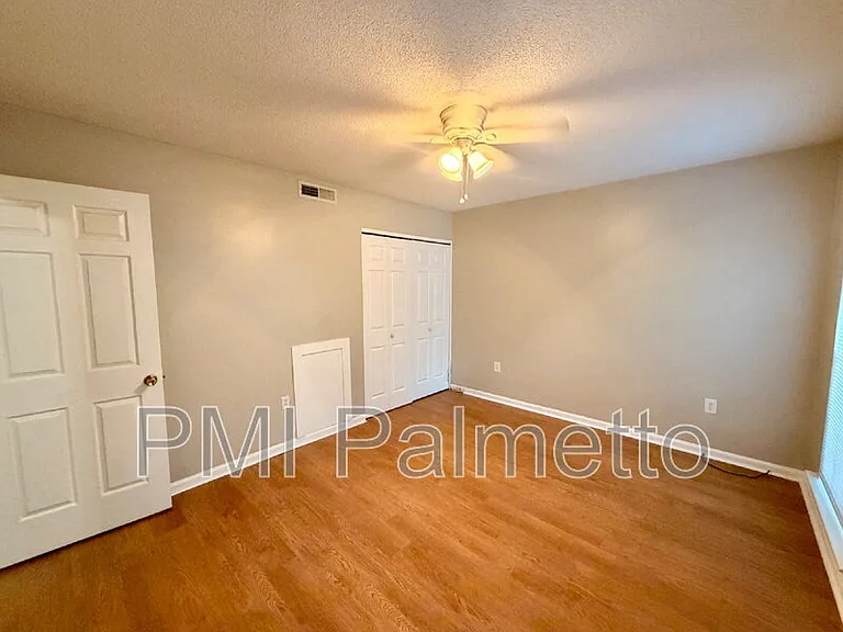 33 Chestnut Ferry Rd #105 — Photo 10