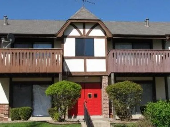 6030 W Calumet Rd, Milwaukee, WI 53223