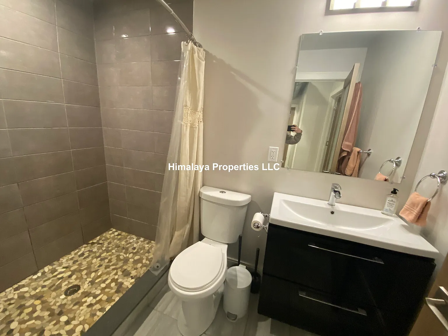 2 bed, $2,600 — Photo 2