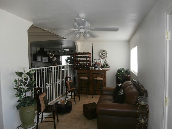 5th image of 204 6th Ave W