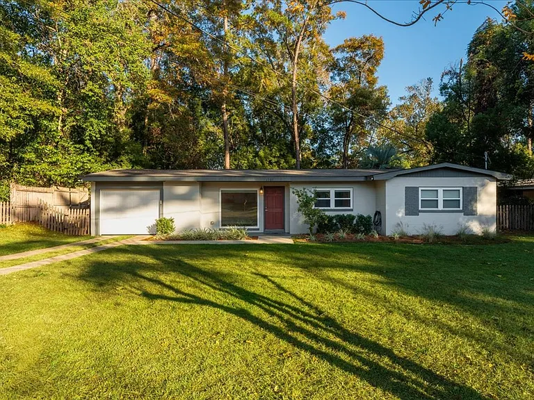1707 Hall Dr — Photo 32