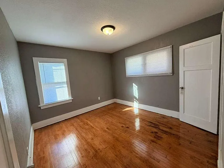 Unit Photo