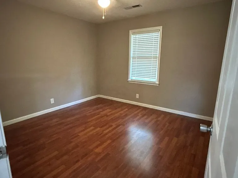 1310 Crowndale Dr — Photo 16