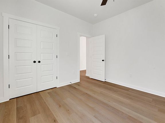 2nd image of 4796 Longmeadow Dr