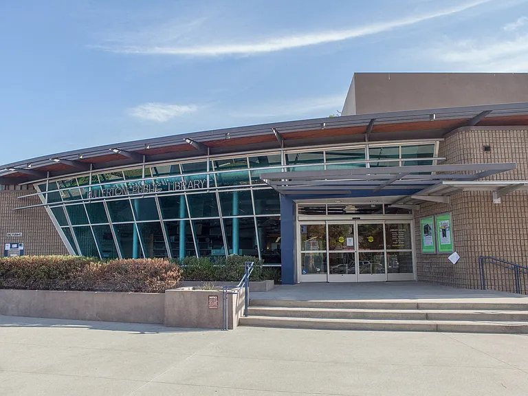 Fullerton Public Library