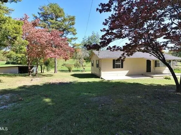752 Old Highway 27, Robbins, TN 37852