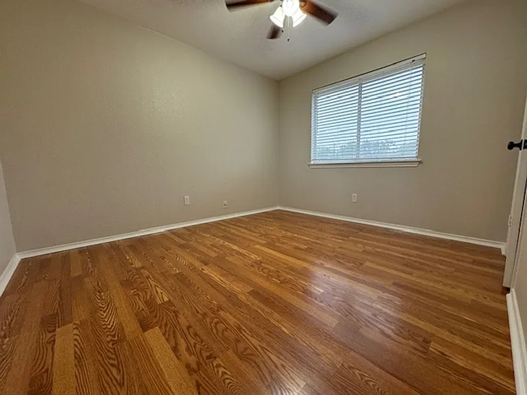 4713 Castleman Dr — Photo 15