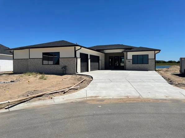 8337 W Waterway Ct, Maize, KS 67101