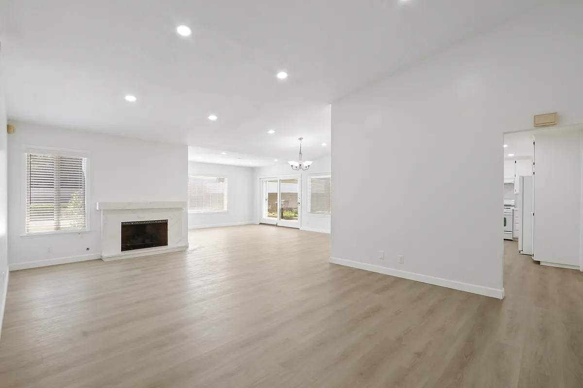 Building Photo - 2806 Montellano Ave