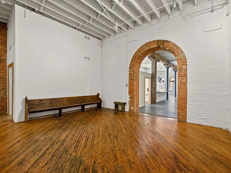 1622 Vine St — Photo 15