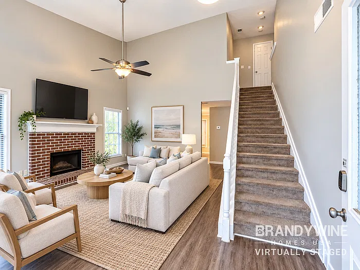 3 bed, 2.5 bath, 1752 sqft, $1,935 — Photo 3
