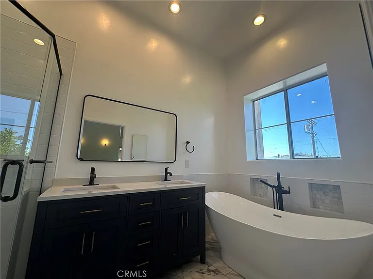 13508 Moorpark St #2 — Photo 47