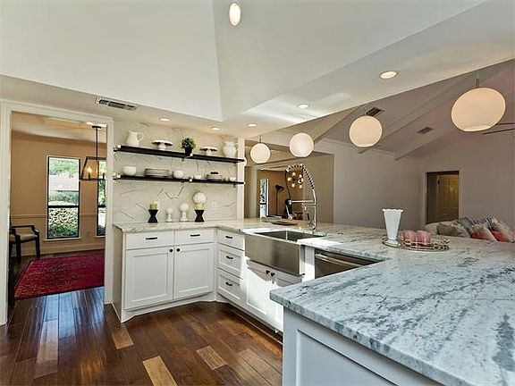 2nd image of 10807 Plumewood Dr