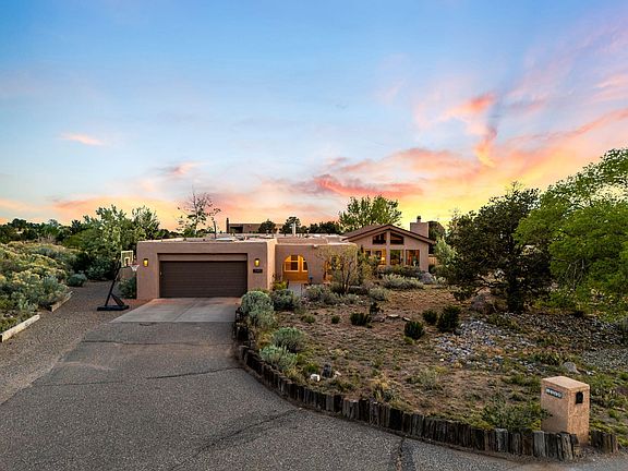2nd image of 1148 Marigold Dr NE
