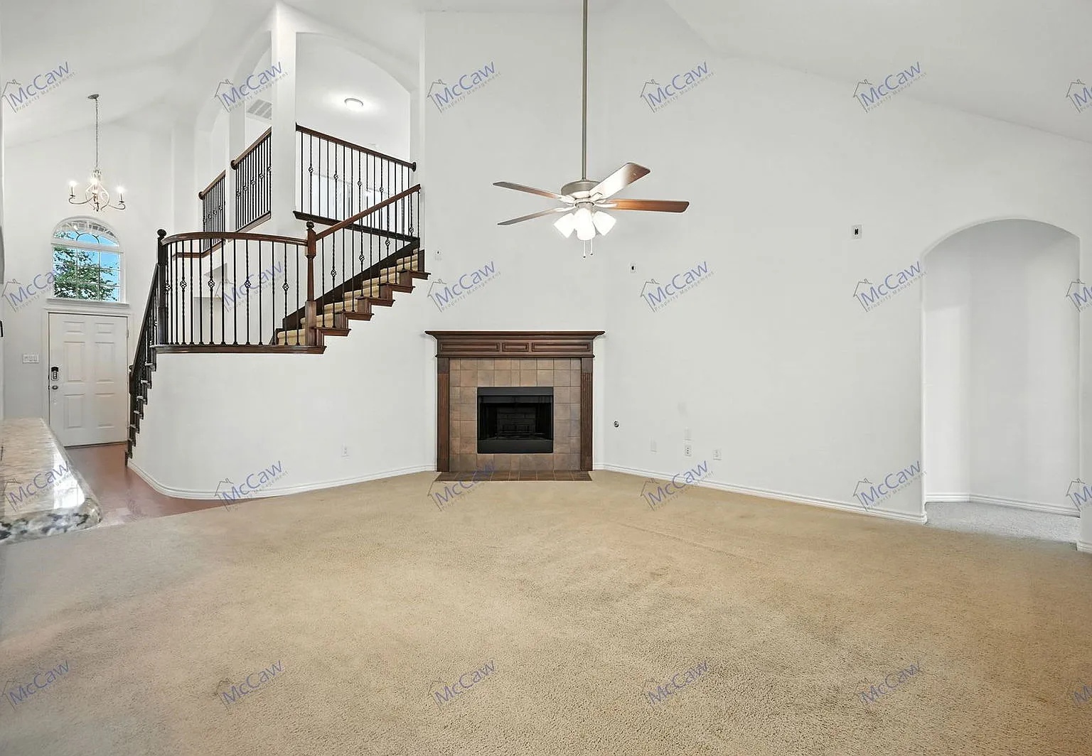 5 bed, 3.0 bath, 2776 sqft, $3,000 — Photo 2