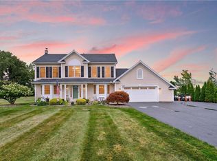 1361 Cherry Laurel Cir, Webster, NY 14580