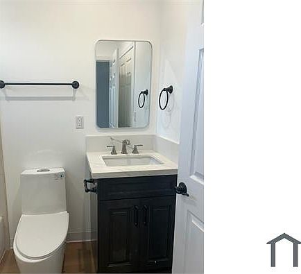 5th image of 374 W 12th St