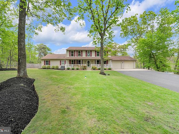 4th image of 18 Country Club Ln