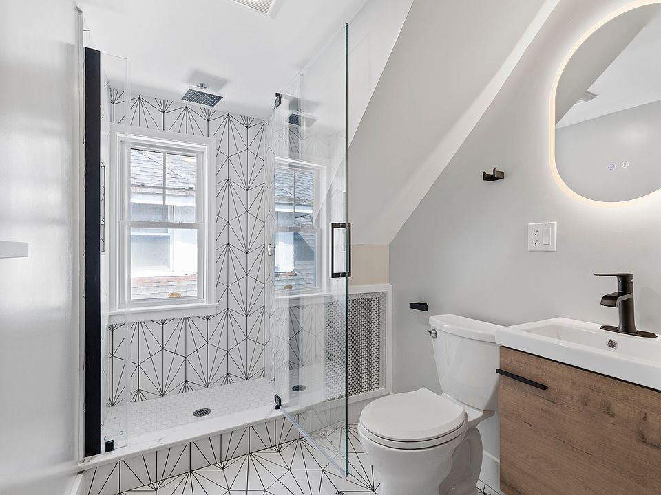 1st image of 14 Windsor Rd #1