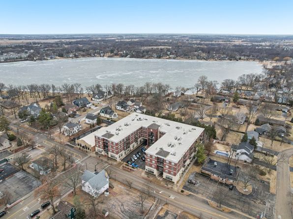10 N Lake St APT 307, Grayslake, IL 60030