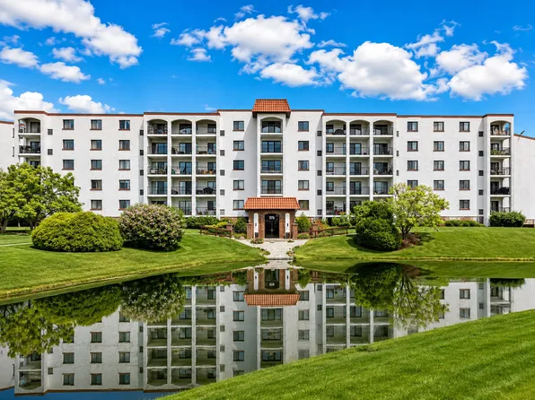 375 Plum Creek Dr APT 312, Wheeling, IL 60090