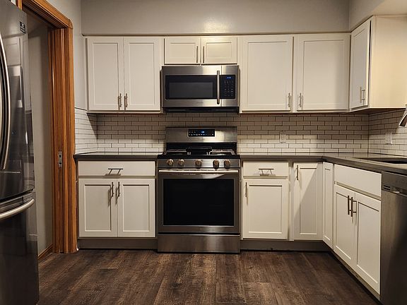 3rd image of 3001 North Ave