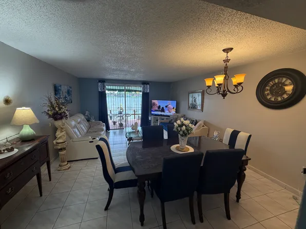 400 NW 107th Ave APT 4D, Miami, FL 33172