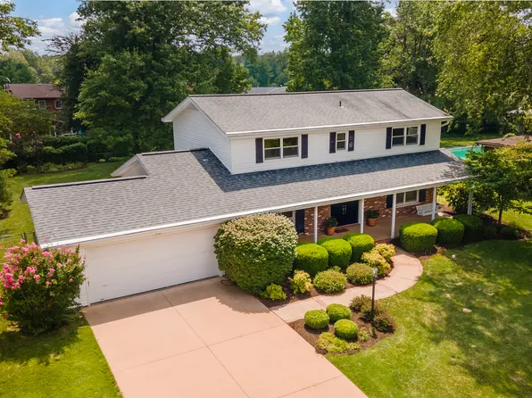 107 N Lark Ln, Carbondale, IL 62901