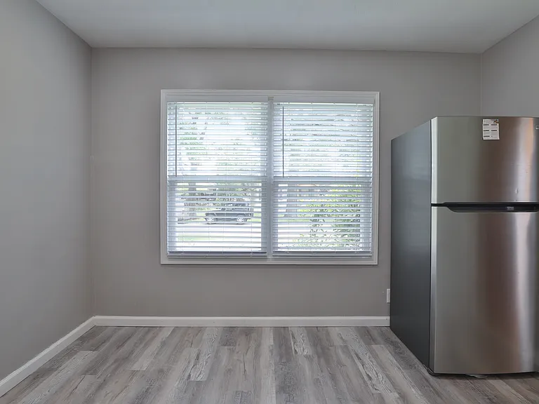 2725 Allegheny Ave — Photo 9