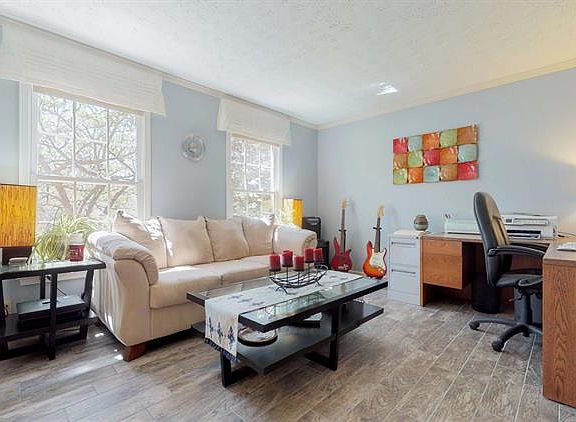 3rd image of 308 Fruitwood Ln