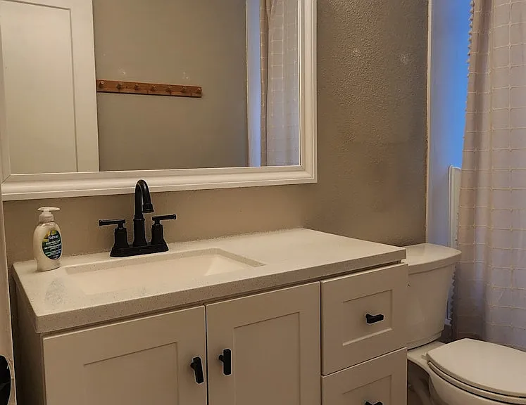 137 NE Monroe Cir N — Photo 3