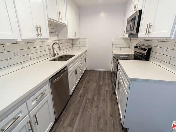 3rd image of 1639 N Martel Ave #509