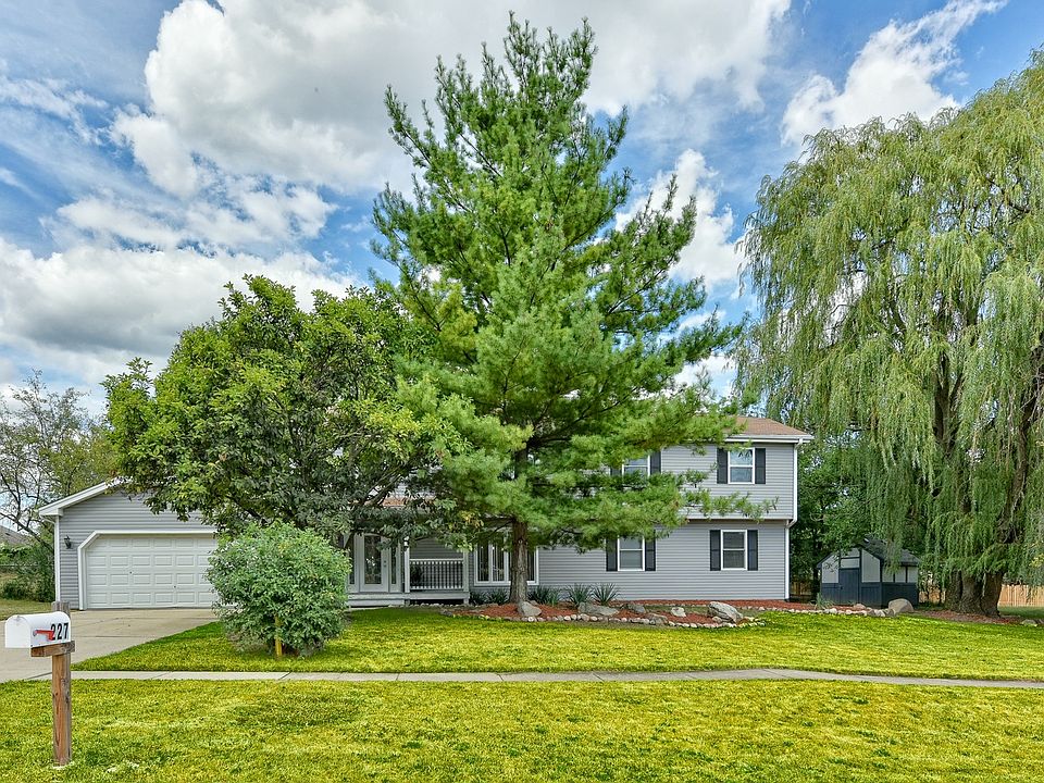 1st image of 227 W Country Dr