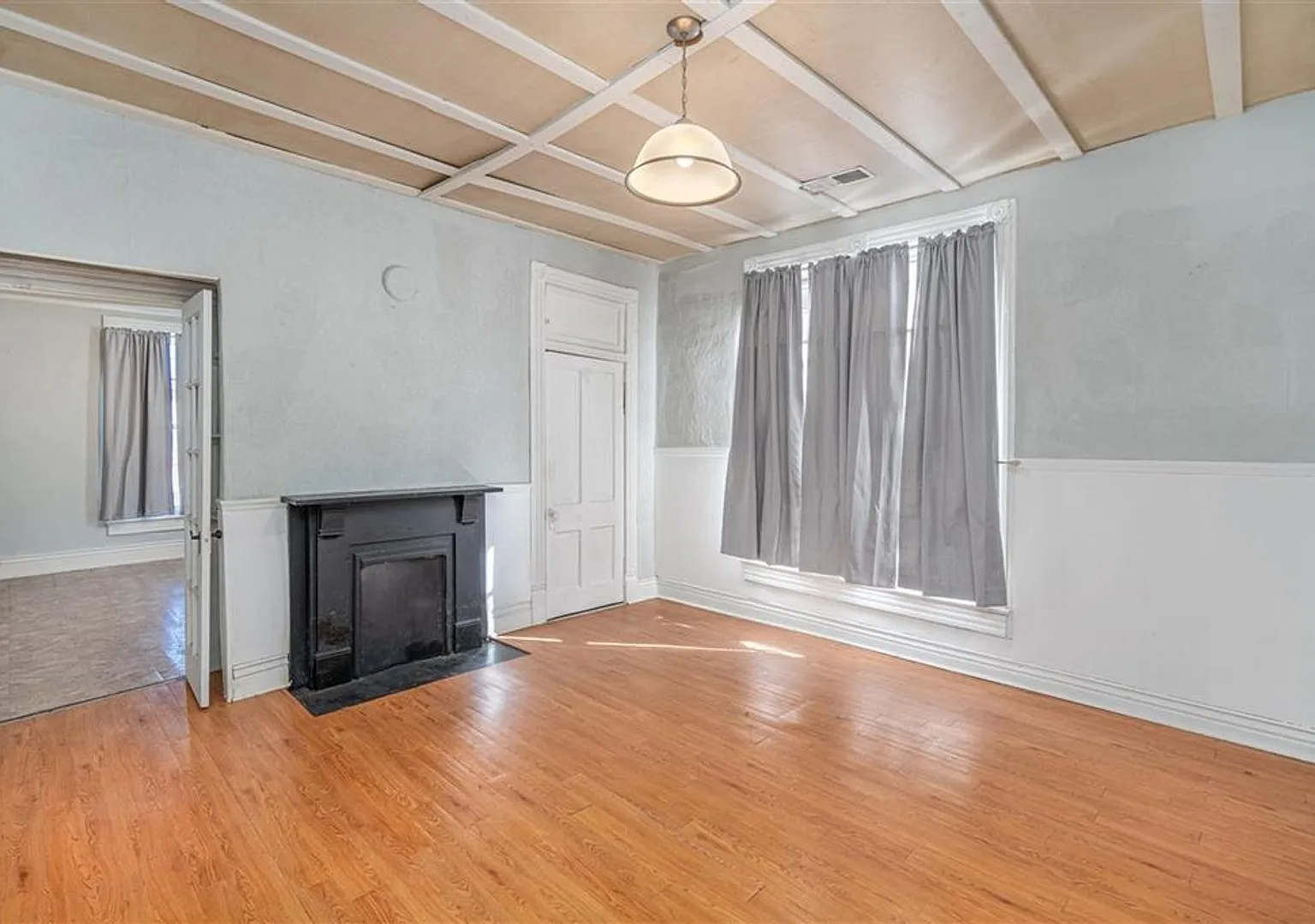 809 Broadway Avenue — Photo 3