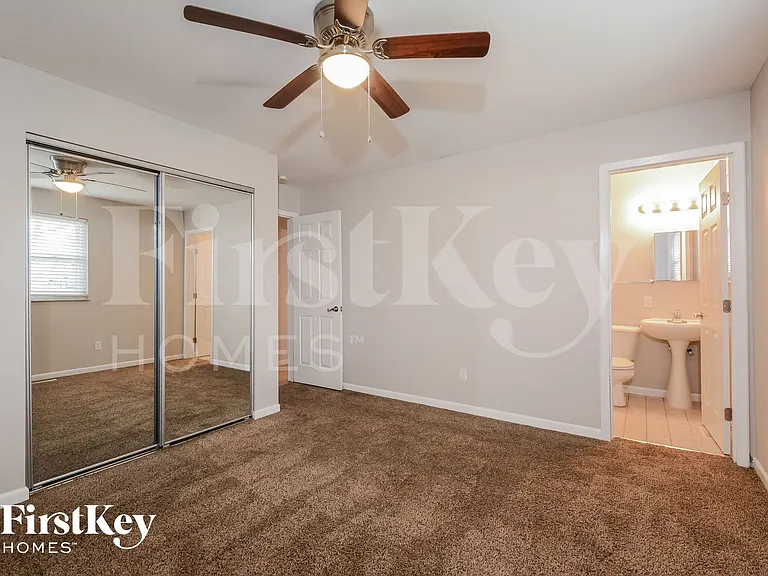 1224 Yorktown Dr — Photo 9