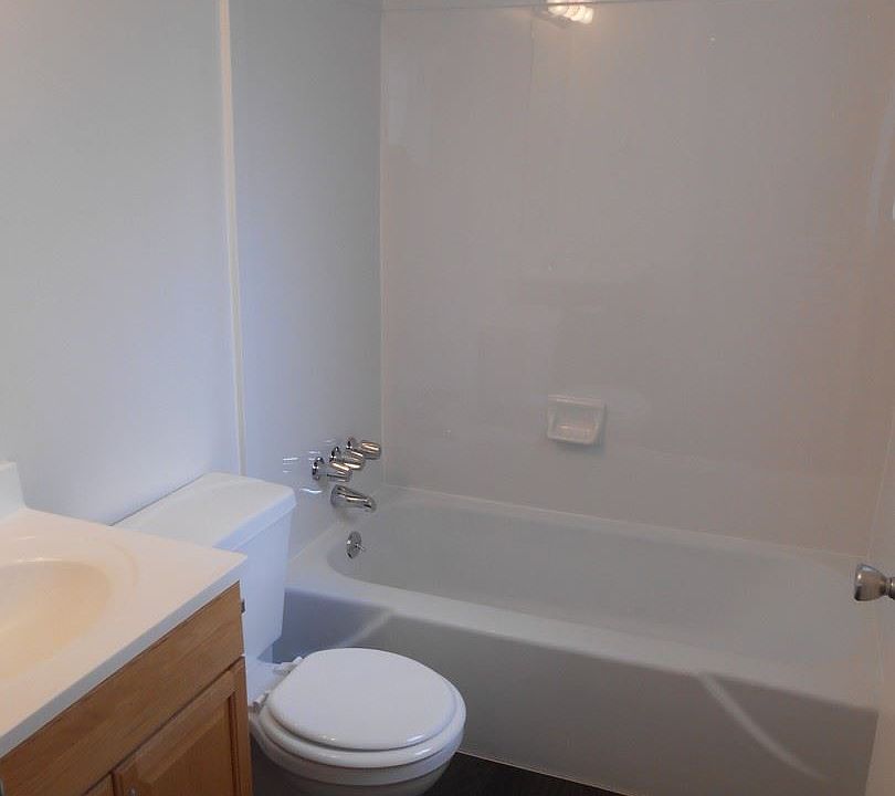 2nd image of 133 C St APT 01