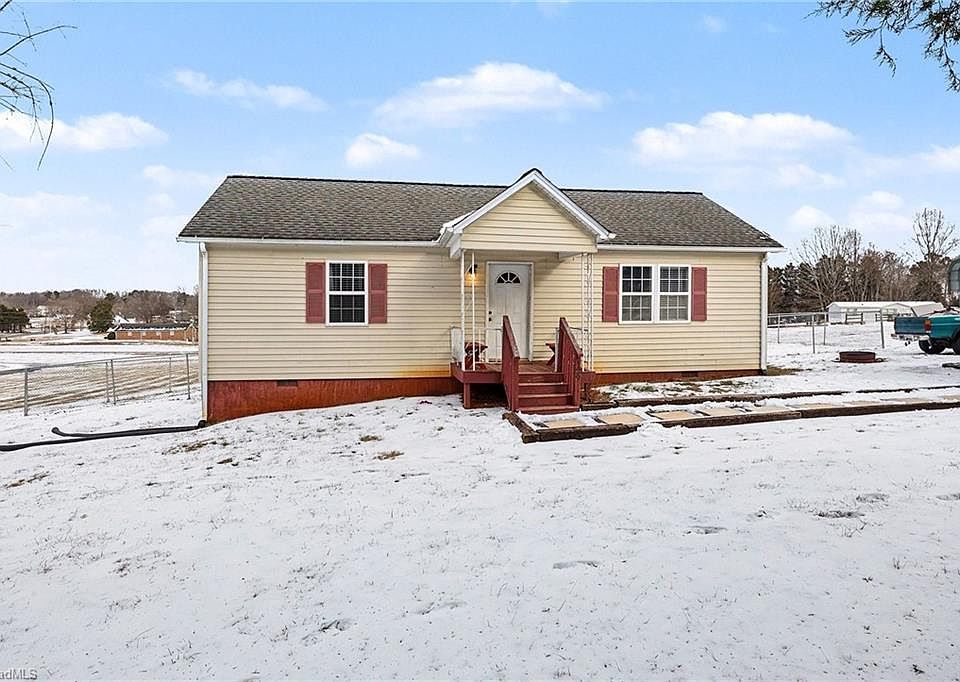 1st image of 129 Howardtown Cir