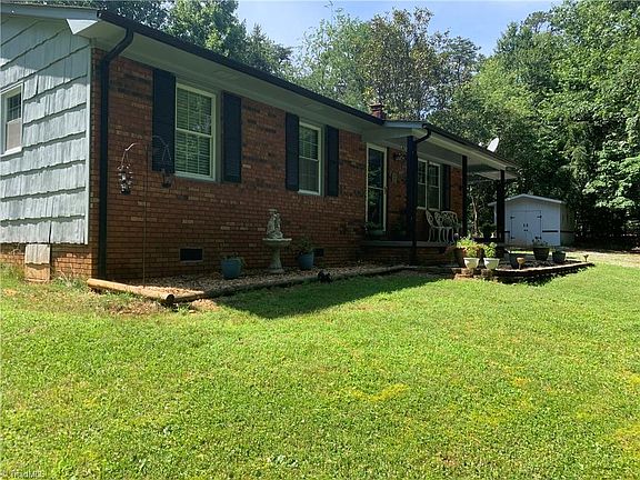 4th image of 290 Rollingwood Dr
