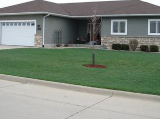 304 Meadow Ln, Charles City, IA 50616