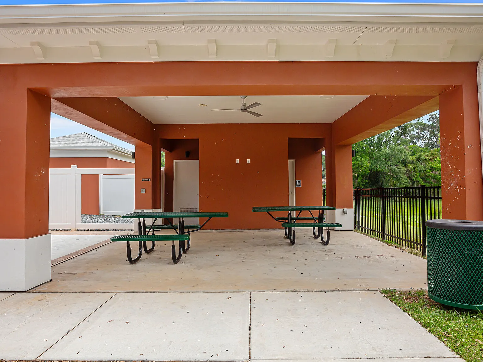 Jackson Forest Apartments — Photo 3