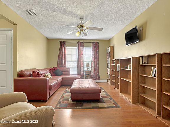 4th image of 1817 Pace Dr NW