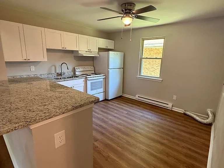 1350 Picadilly St #B — Photo 4