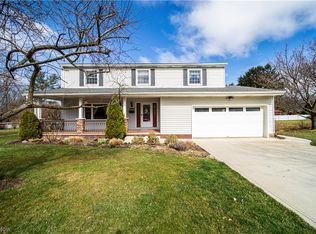 38892 Johnnycake Ridge Rd, Willoughby, OH 44094