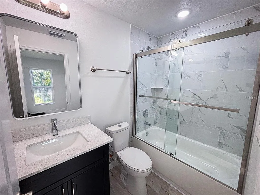 2 bed, 2.0 bath, 975 sqft, $1,697 — Photo 4