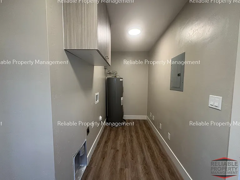 235 W 20th St #1 — Photo 11
