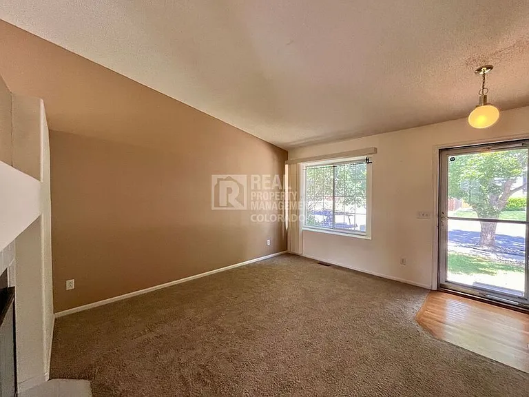 5934 Fossil Dr — Photo 3